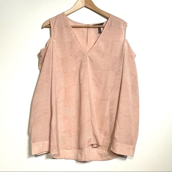 BCBGmaxazria Rose Cream Long Sleeve Cold Shoulder Top Blouse Silk Chevron Pink - Picture 1 of 12
